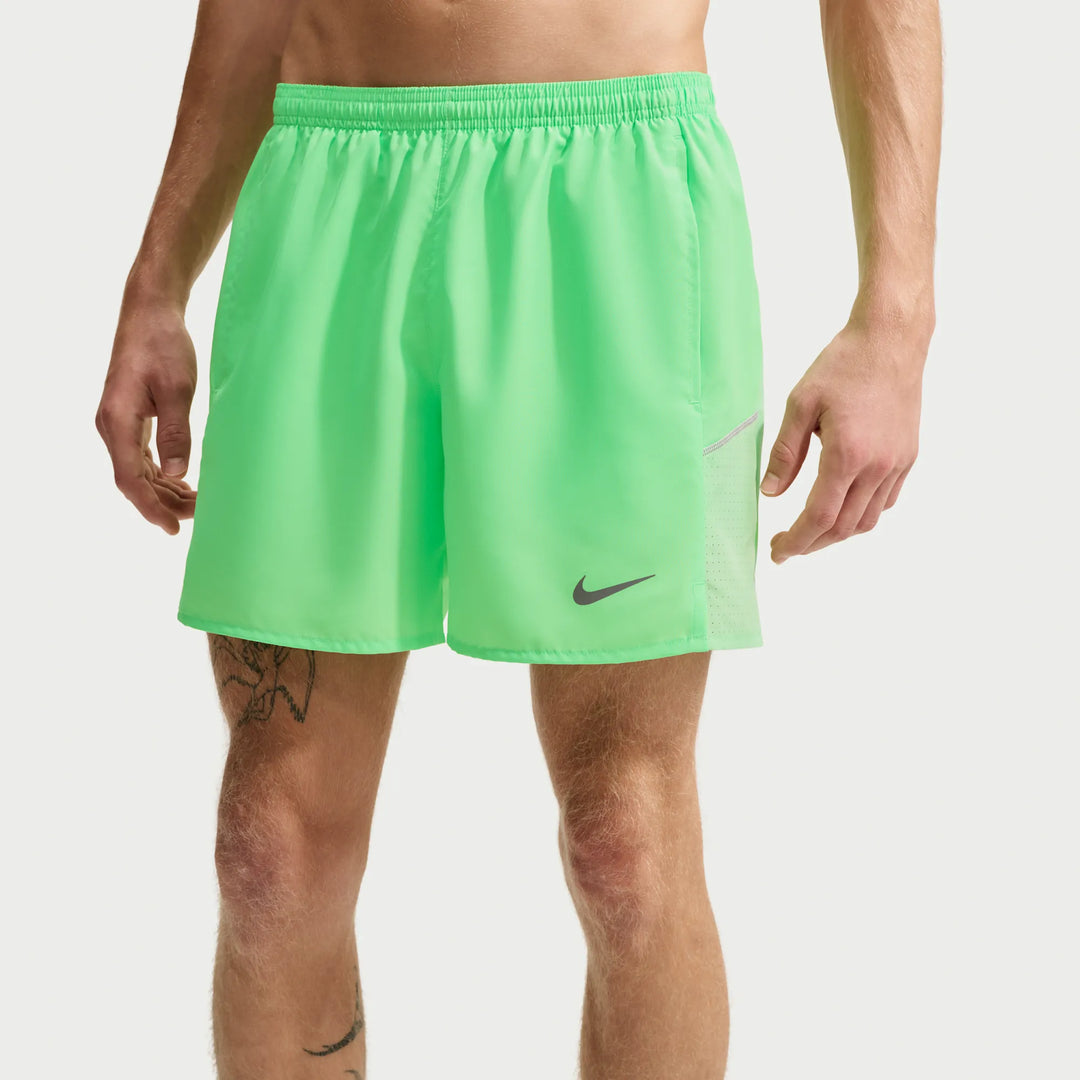 Nike 13cm Brief Challenger Shorts - Illusion Green